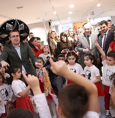 cocuklarin-renkli-dunyasi-cankayada-sergilendi-kucuk-kalpler-buyuk-renkler.jpg