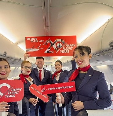 corendon-airlines-20-yasini-yolculariyla-gokyuzunde-kutluyor.jpg