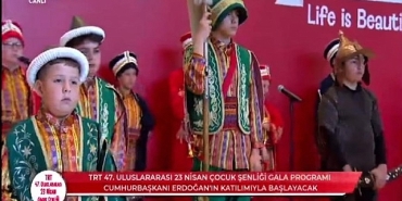 cumhurbaskani-erdogan-kartepe-belediyesi-cocuk-mehter-takimini-ilgiyle-izledi.jpg