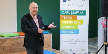 darussafakali-yazar-ismail-hayri-cemin-yeni-kitabi-icin-imza-gunu-duzenlendi.jpg