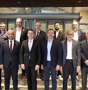 deri-sektorunde-ihracatin-yildizlari-odullerine-kavustu.jpg