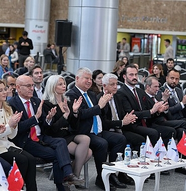 dogal-tasa-hayat-veren-genc-tasarimcilar-odullerini-aldi.jpg