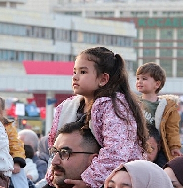 elifin-dusleri-23-nisan-senliklerine-katildi.jpg