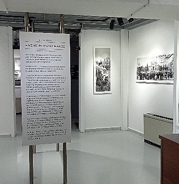 enine-boyuna-bakis-sergisi-nilufer-fotograf-muzesinde.jpg