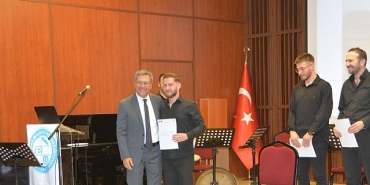 eu-konservatuarinda-uzun-yollar-buyuk-ezgiler-konseri.jpg