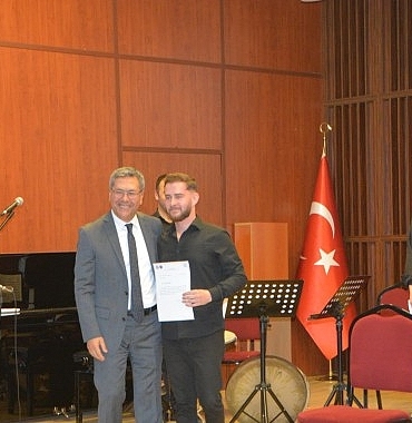 eu-konservatuarinda-uzun-yollar-buyuk-ezgiler-konseri.jpg