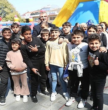 golcuklu-cocuklar-23-nisan-coskusunu-doyasiya-yasadilar.jpg