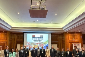 ingilizlerin-sofralarini-turk-lezzetleriyle-donatmaya-gittiler.jpg