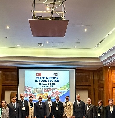 ingilizlerin-sofralarini-turk-lezzetleriyle-donatmaya-gittiler.jpg
