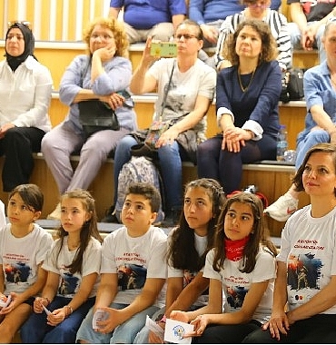 karabaglarda-ataturkun-cocuklari-uzayla-bulustu.jpg
