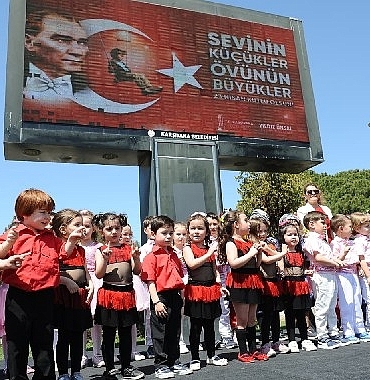karsiyakada-23-nisan-coskusu-basladi.jpg