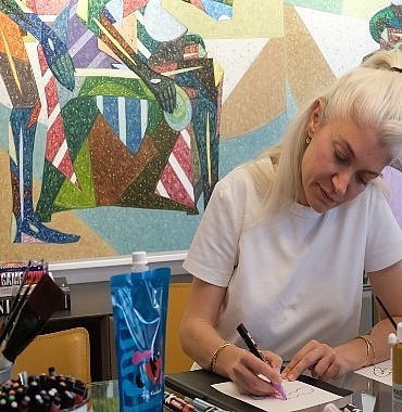 koruncuk-vakfindan-23-nisana-ozel-is-birligi-deniz-salacin-erciyas-kiz-cocuklarinin-hayallerini-suco-ile-birlestirdi.jpg