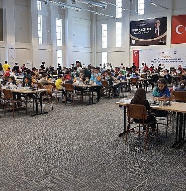 kucukler-ve-yildizlar-satranc-sampiyonasi-karamanda-yapiliyor.jpg