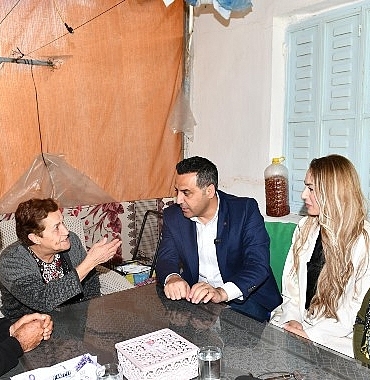 leyla-teyzeye-bayram-surprizi-sevgi-ve-turkulerle-dolu-ziyaret.jpg