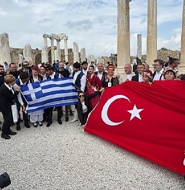 manavgat-girit-mutfagiyla-dunya-lezzet-sahnesinde.jpg