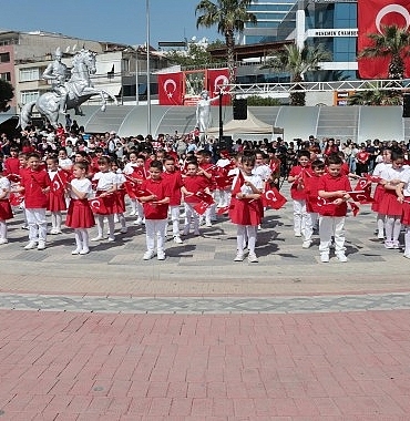 menemende-23-nisan-coskusu-yasandi.jpg