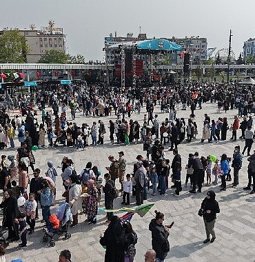 milli-irade-meydani-ilk-gun-dolup-tasti.jpg