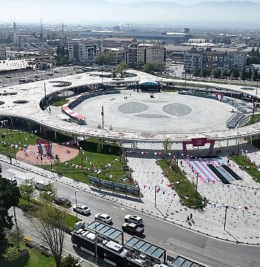 milli-irade-meydaninda-23-nisan-coskusu-basliyor.jpg