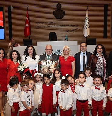miniklerin-23-nisan-coskusu.jpg