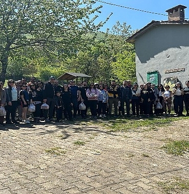 mysia-yollarinda-baharin-tadini-cikardilar.jpg