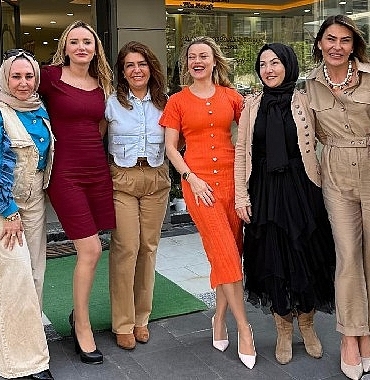 nil-tellioglu-beylikduzu-subesinden-unlu-isimleri-bulusturan-etkinlik.jpg