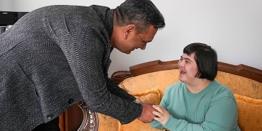 ozel-bireylere-dogum-gunu-surprizi.jpg