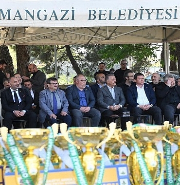 rahvan-at-kosusunda-oduller-sahiplerini-buldu.jpg