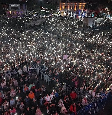 uluslararasi-manisa-mesir-macunu-festivalinde-kenan-dogulu-coskusu.jpg