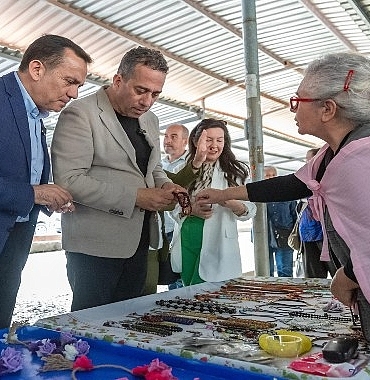 yenisehir-belediyesi-yenilenen-uretici-kadin-pazarini-acti.jpg