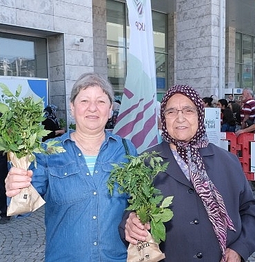 310-bin-fide-niluferde-vatandaslara-dagitildi.jpg