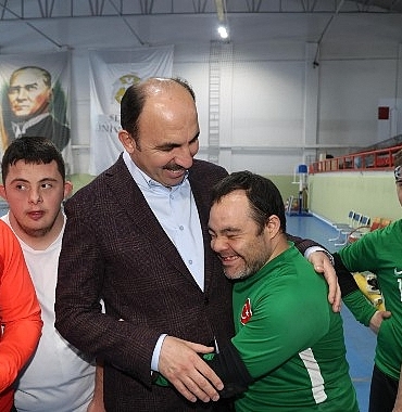 baskan-altay-engelleri-birlikte-asiyoruz.jpg