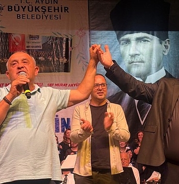 baskan-cercioglu-sevilen-sarkilari-aydinlilar-ile-bulusturdu.jpg