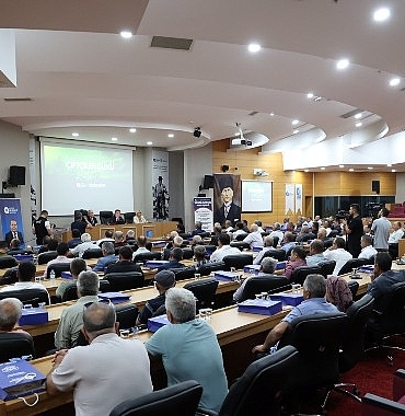 baskan-muhittin-bocek-ciftcilerle-bir-araya-geldi.jpg