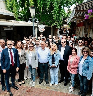 baskan-mutlu-kosovali-ogrencilerle-bir-araya-geldi.jpg