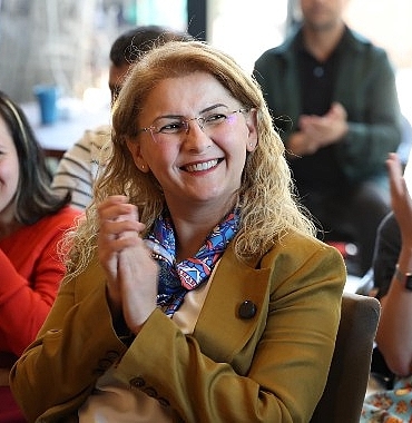 baskan-ovalioglundan-1-sevgi-bulusmasi.jpg