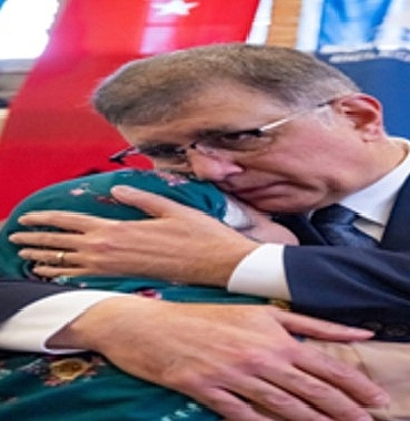 baskan-tugay-sehit-anneleri-ile-bir-araya-geldi.jpg