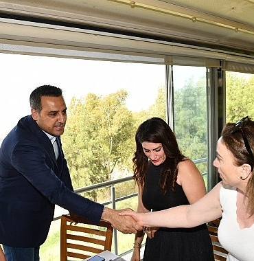 baskan-yildiz-muhtarlarla-bulustu.jpg
