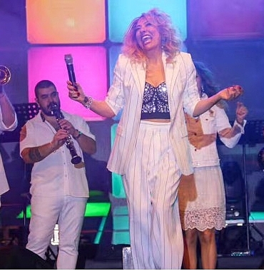 bayindir-cicek-festivali-son-gununde-de-doldu-tasti.jpg