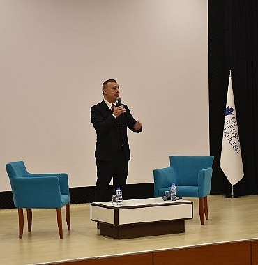 birol-guven-ve-can-ulkay-egeli-genc-iletisimcilerle-bulustu.jpg