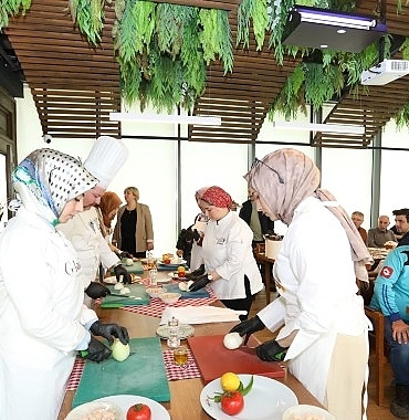 bursa-ogretmen-akademileri-gastro-inegol-mutfagina-misafir-oldu.jpg