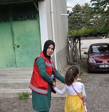 cocuklarin-bayramliklari-belediyeden.jpg