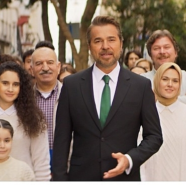 eminevimin-yeni-reklam-filmi-yayinda-35-yildir-tum-turkiyede-ev-almanin-en-kolay-yolu.jpg