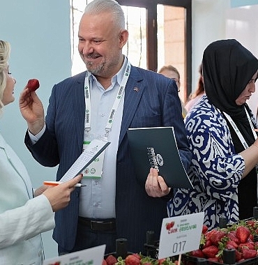 emiralem-cilek-festivali-rekor-kirdi-milyonu-gecti.jpg
