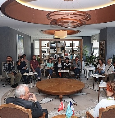 fransadan-gelip-niluferin-saglikli-gida-politikalarini-incelediler.jpg