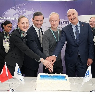 gazipasa-alanya-havalimani-copenhagen-air-taxinin-ilk-ucusunu-karsiladi.jpg