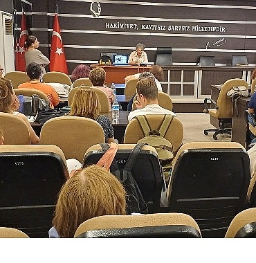 gunes-kitap-kulubunde-buyu-dukkani-konusuldu.jpg