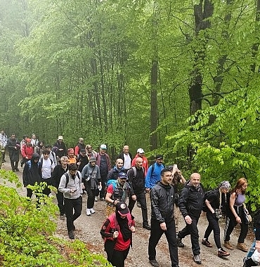 inegolde-19-mayis-kutlamalari-doga-yuruyusu-ile-basladi.jpg