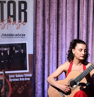 ismail-baha-surelsan-konservatuvarindan-gitar-orkestrasi-konseri.jpg
