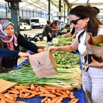 izmir-buyuksehir-belediyesi-15-yildir-organik-tarimla-ciftciyi-ayakta-tutuyor.jpg