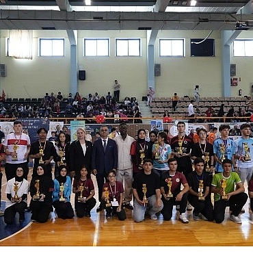 izmir-imam-hatipler-bilim-kultur-sanat-ve-spor-senligi-coskuyla-gerceklesti.jpg